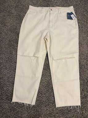 NWT Cream Straight Leg Jeans | Size 18 Distressed Raw Hem
